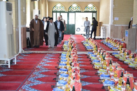 تصاویر/ کمک مؤمنانه دفتر آستان قدس رضوی در آذربایجان غربی