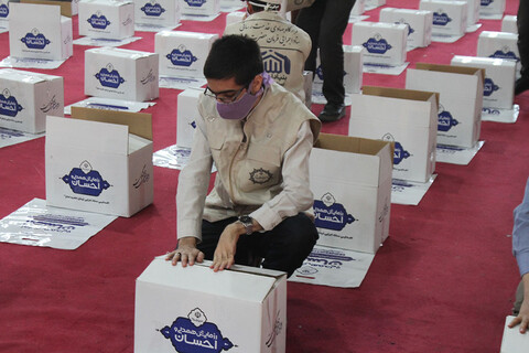 تصاویر / توزیع بسته های ستاد اجرایی فرمان حضرت امام(ره) و بسیج در استان همدان