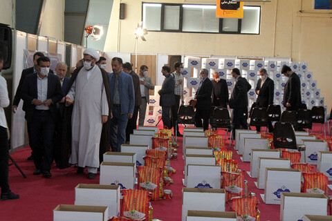 تصاویر / توزیع بسته های ستاد اجرایی فرمان حضرت امام(ره) و بسیج در استان همدان