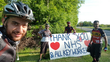 دوچرخه‌سواری هزار مایلی جوان مسلمان بریتانیایی در ماه رمضان برای امور خیریه