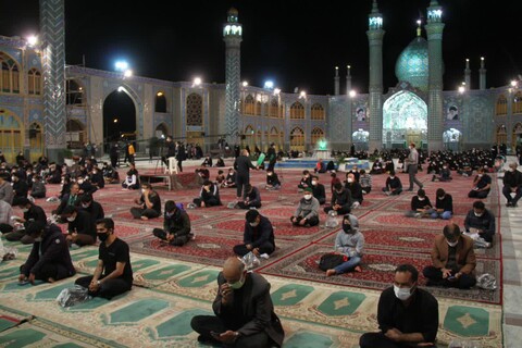 تصاویر/ احیای شب نوزدهم ماه مبارک رمضان در حرم محمد هلال بن علی (ع) آران وبیدگل