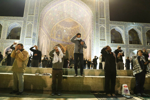 تصاویر/ مراسم شب 19 رمضان در مسجد امام