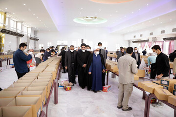 بهترین مردم کسانی هستند که خیررسانی بیشتری به دیگران دارند