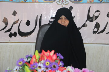 بانوی طلبه یزدی در بخش کشوری جشنواره علامه حلی برگزیده شد