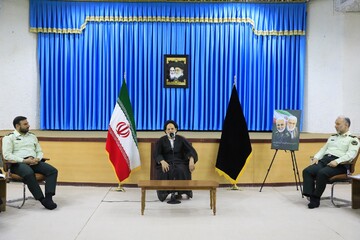 تقدیر امام جمعه بیرجند از تهیه کنندگان کتاب انگلیسی خاطرات حاج قاسم