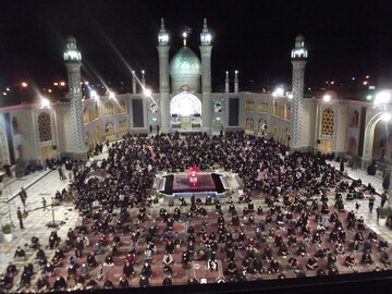 تصاویر/ احیای شب بیست و یکم ماه مبارک رمضان در حرم محمدهلال بن علی (ع) آران و بیدگل