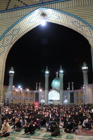 تصاویر/ احیای شب بیست ویکم ماه مبارک رمضان درحرم محمدهلال بن علی (ع) آران وبیدگل