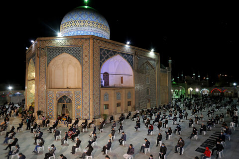تصاویر احیای شب بیست و یکم ماه مبارک رمضان در امامزاده حسین(ع) قزوین