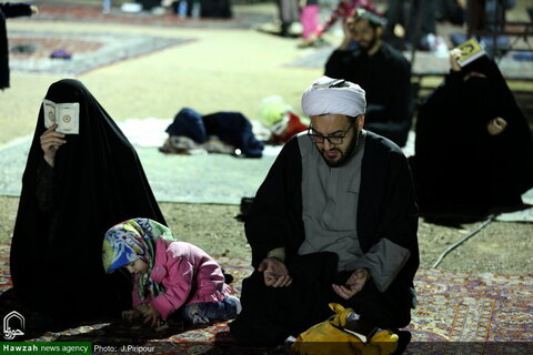تصویری رپورٹ| قم کے مختلف مساجد میں حضرت علی (ع) کی شہادت اور شب قدر کی مناسبت سے عزاداری اور مناجات