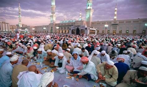 رمضان در عربستان سعودی، روزهای آرام و شب های زنده