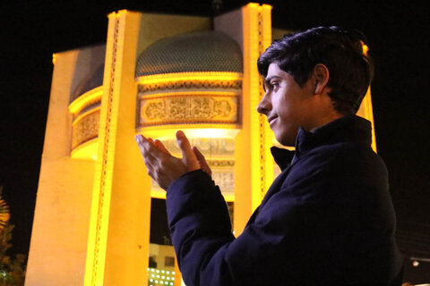 تصاویر/مراسم احیاء شب بیست و سوم رمضان در گلستان شهدای اصفهان