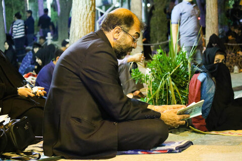 تصاویر/مراسم احیاء شب بیست و سوم رمضان در گلستان شهدای اصفهان