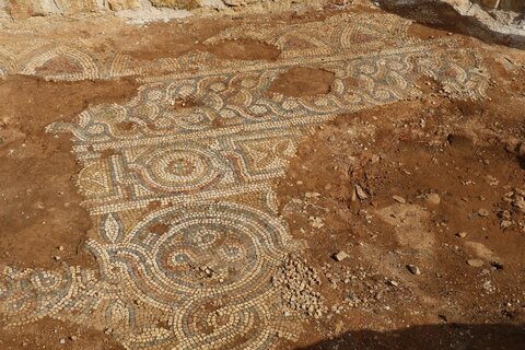 کشف حکاکی هایی با چند قرن قدمت در مسجد باستانی آنتالیا