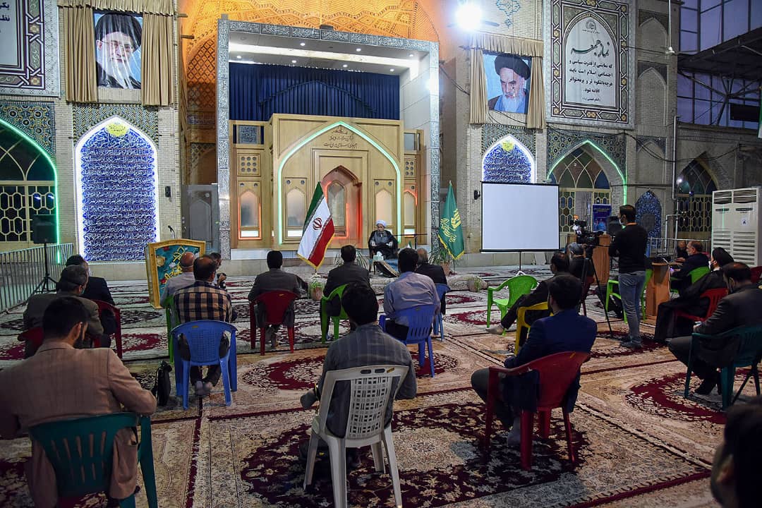 نشست صمیمی نماینده ولی فقیه در استان فارس با اصحاب رسانه و اهالی فرهنگ و هنر