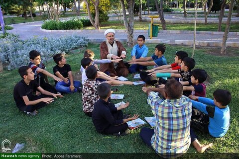 بالصور/ نشاطات طلاب العلوم الدينية التطوعية في مختلف أحياء مدينة قم المقدسة