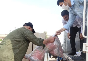 توزیع ۵۰۰ بسته معیشتی به همت مرکز خدمات حوزه علمیه سمنان در مناطق محروم