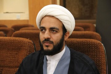 فرزندانمان را در طراز انقلاب اسلامی تربیت کنیم