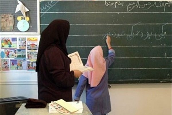 بانوان طلبه اردبیلی در روزهای کرونایی به دانش آموزان جامانده از تحصیل کمک کردند