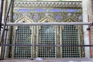 اصلاح و بازسازی پنجره فولاد حرم حضرت معصومه(س)