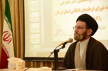 اسلامیت نظام جمهوری اسلامی وابسته به روحانیت است