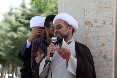 ادای احترام حوزویان همدان به مقام شامخ شهدا