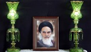 امام راحل با رهبری الهی خود، توانست ایران را از یوغ و سیطره استکبار جهانی بیرون آورد