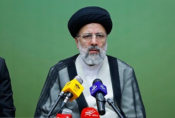 حقوقدانان دنیا علیه جنایات نظام سلطه آمریکا اقدام کنند