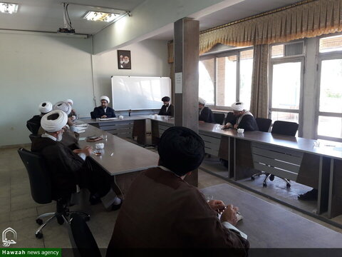 بالصور/ اجتماع المجلس التعليمي للحوزة العلمية بمحافظة أذربيجان الشرقية في إيران