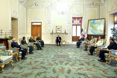 دیدار فرماندهان عالی نیروهای مسلح با رئیس مجلس