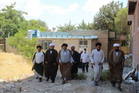 بالصور/ ممثل الولي الفقية في محافظة كردستان الإيرانية يتفقد مشروع المدرسة العلمية لسفراء الهداية بمدينة سنندج