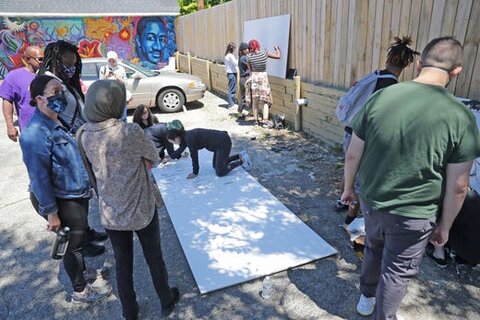 نقاشی دیواری هنرمندان میلواکی: زندگی مسلمان سیاه پوست مهم است!
