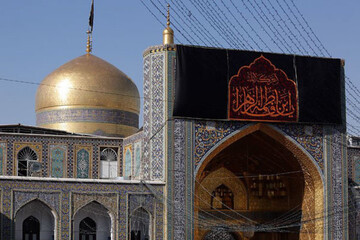 حرم مطهر رضوی در سوگ شهادت امام صادق(ع) عزادار شد