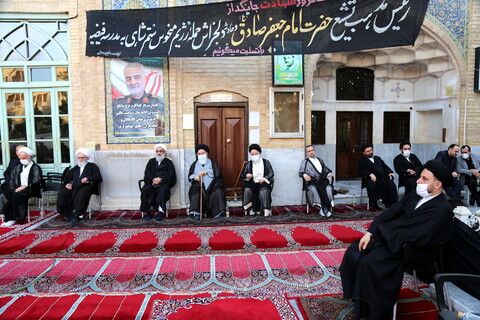 تصویری رپورٹ| مدرسہ فیضیہ قم میں حضرت امام جعفر صادق (رہ) کی شہادت کی مناسبت سے عزاداری

