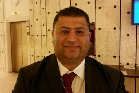 "غسان خميس" الناشط البحريني و الخبير السياسي