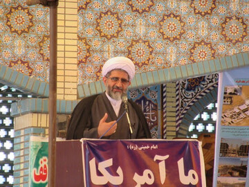 راه پیشرفت کشور نگاه به غرب نیست