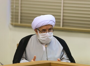 از نظام سنتی و ریشه دار حوزوی در کنار قالب های نو در جامعةالمصطفی بهره می گیریم