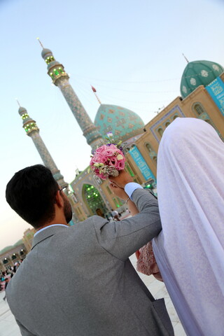 مراسم عقد ازدواج در اتاق عقد مسجد جمکران با حضور خادمان امام رضا(ع)