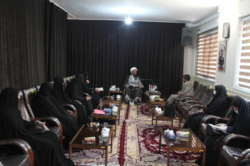 دانش آموختگان حوزه خواهران در مشاوره مذهبی ورود کنند