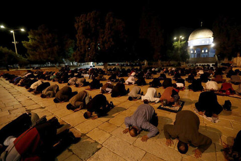 اقامه نماز جمعه ۳۰ هزار نمازگزار فلسطینی در مسجدالاقصی با حفظ فاصله