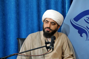 جهان بدون اسلام فاقد معنا و هویت است/امام علی(ع) تجلی عقل در دنیای معاصر هستند