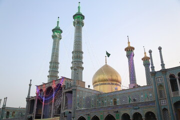 خادمیاران رضوی مهریزی در خط مقدم کمک مؤمنانه