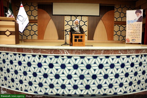 بالصور/ المؤتمر السنوي لأساتذة "مشروع الولاية" بمشاركة آية الله مصباح بقم المقدسة