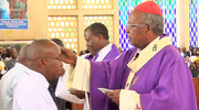 کلیساهای نایروبی تا یک هفته دیگر باز می‌شود و مساجد بسته می‌مانند
