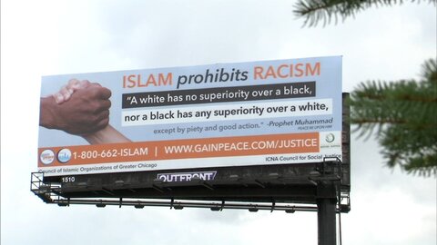 مسلمانان شیکاگو بیلبورد «ممنوعیت نژادپرستی در اسلام» برپا کردند