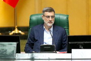 مجلس با استعفای قاضی زاده هاشمی موافقت کرد | هجرت از خانه ملت به بنیاد شهید