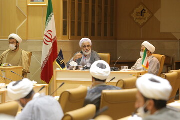 ولایت فقیه از مهم ترین موضوعات مورد توجه در جامعةالمصطفی است