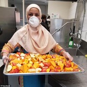 زنان داوطلب مسلمان در ملبورن در بحران کرونا به نیازمندان  غذارسانی می‌کنند