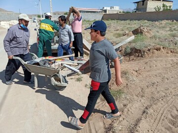 تعامل و هم افزایی گروه های جهادی در محرومیت زدایی استان قم بسیار مؤثر است