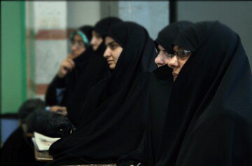 بانوان طلبه، پرچمداران صیانت از استحکام خانواده اند