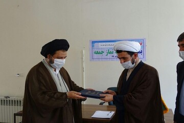 تصاویر/ تجلیل امام جمعه ماکو از ادارات به دلیل همراهی در برگزاری نماز جمعه